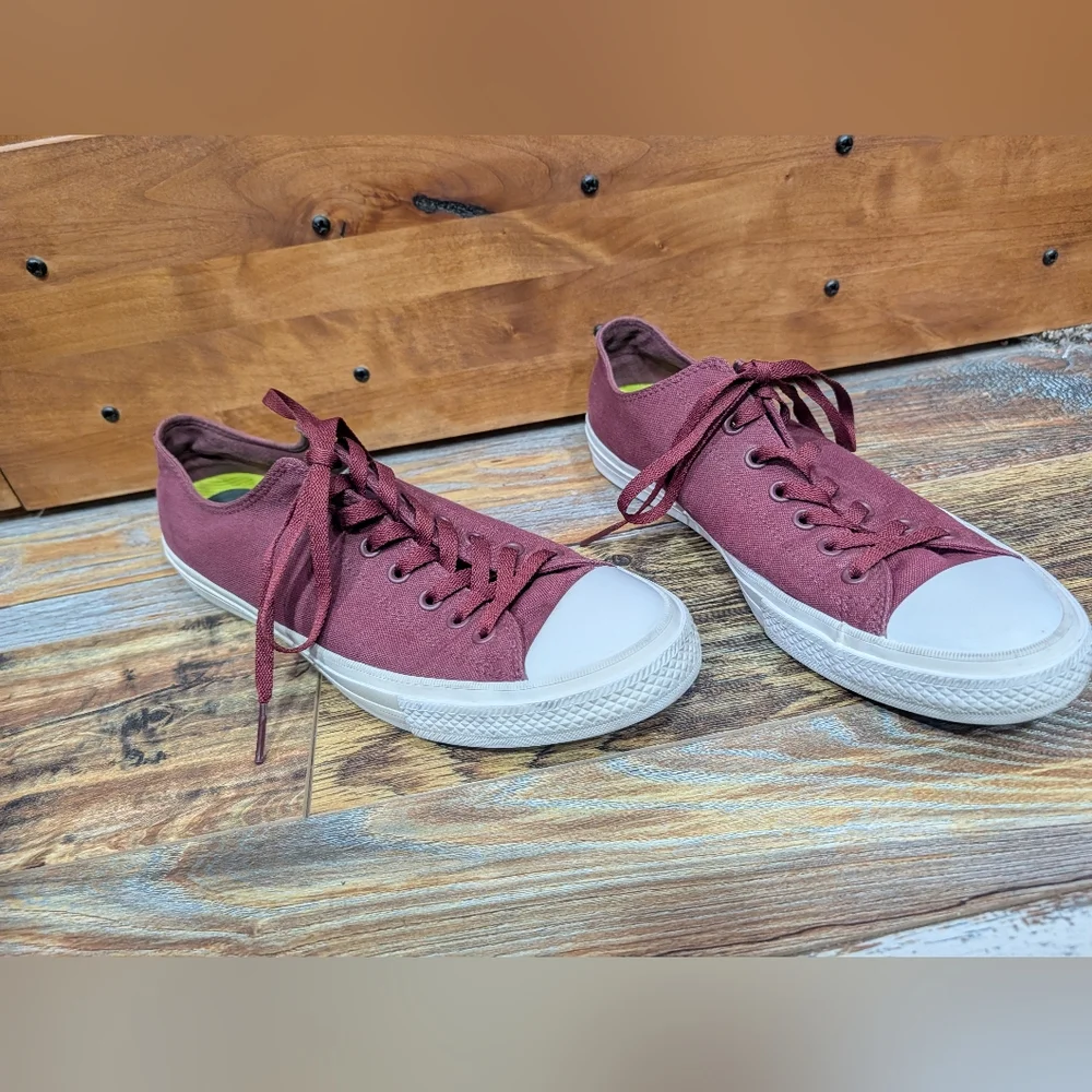 Converse Chuck Taylor II Lunarlon Burgundy Low Top Sneakers Size 11.5 Men - Picture 2 of 9